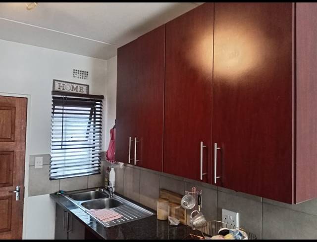 2 BEDROOM TOWNHOUSE FOR SALE IN ALBERTSDAL